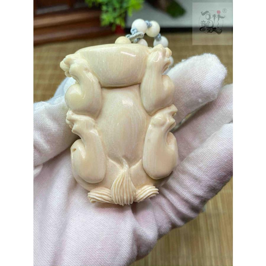 天然マンモス牙美しい手作り彫刻 2 招財貔貅 手握り物 : mm240201090 