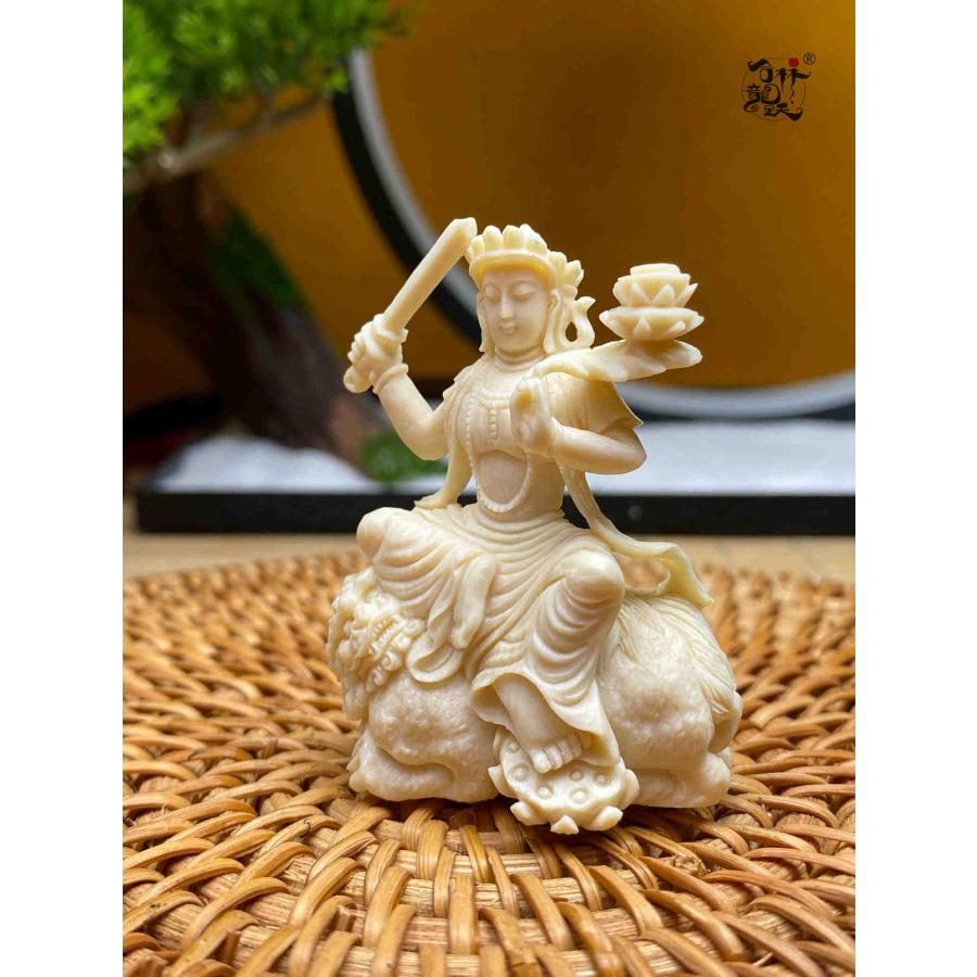天然マンモス牙美しい手作り彫刻　文殊菩薩　小さいな置物 天然マンモス牙美しい手作り彫刻 文殊菩薩 小さいな置物