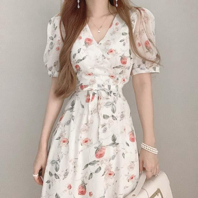 注目ブランド ワンピース カシュクールワンピ 膝下 半袖 花柄 総柄 華やか 上質 涼し気 旅行 ベージュ ホワイトイベント お出かけファッション お出かけ おしゃれ Pkc52 新着商品 Missbargainhuntress Com