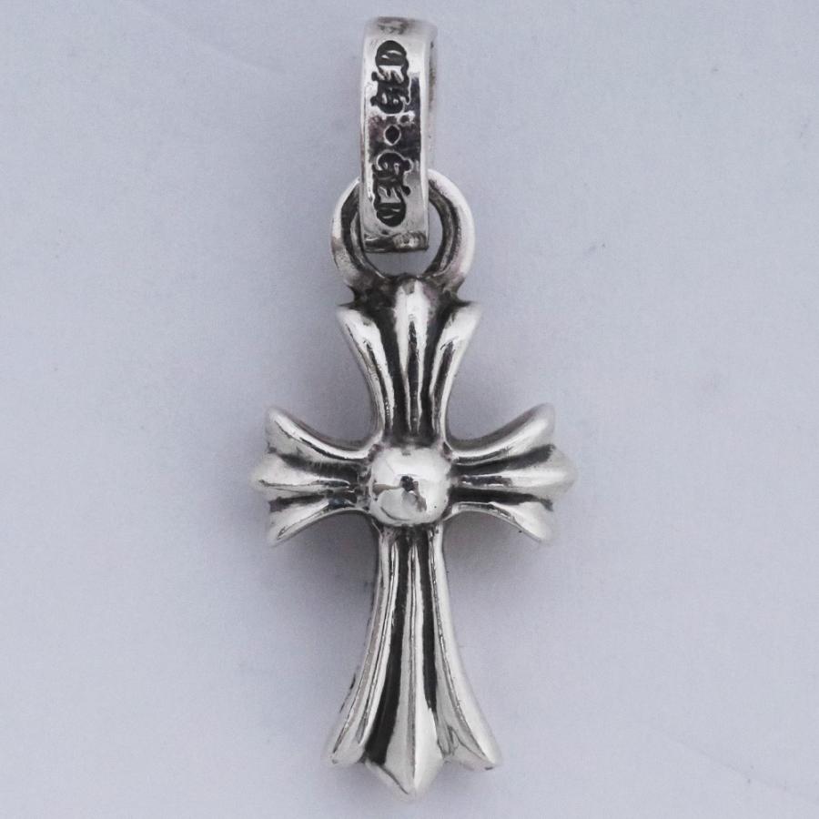 CHROME HEARTS CHクロスベビーファットチャーム withパヴェ