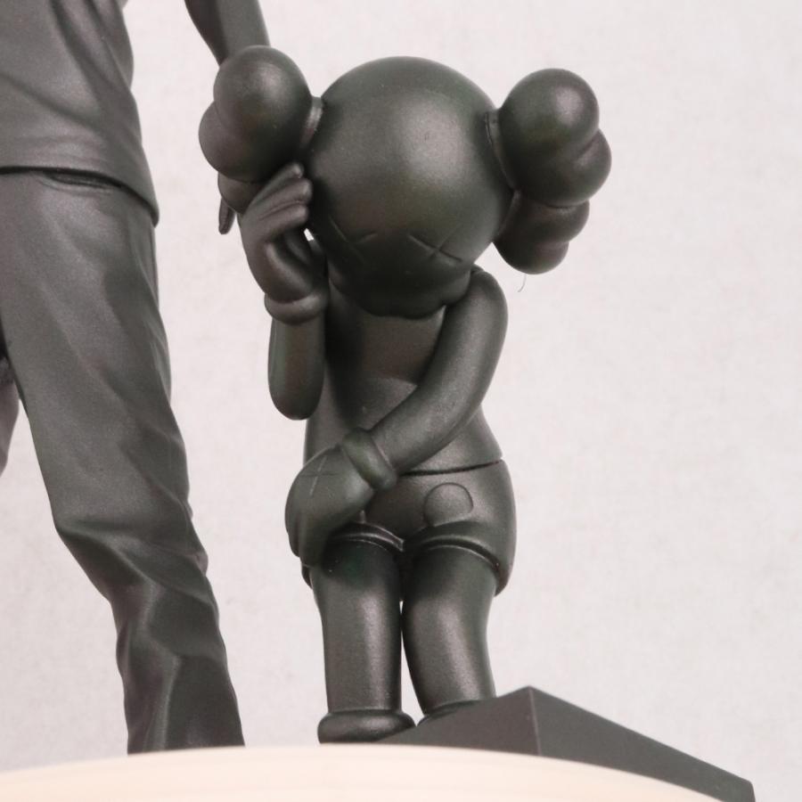KAWS オリジナルフェイク フィギュア KAWS PARTNERS 未使用 MEDICOM TOY × KAWS PARTNERS ORIGINAL FAKE VINYL FIGURE 2012