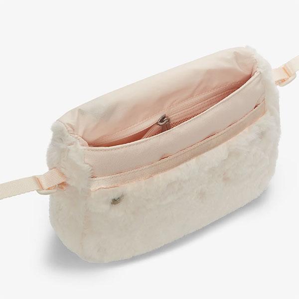 NIKE（ナイキ） 新品 NIKE FAUX FUR SHOULDER BAG フェイクファー