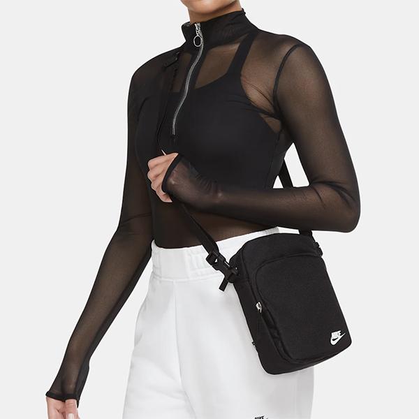 NIKE（ナイキ） 新品 NIKE SHOULDER BAG ショルダーバッグ ブラック