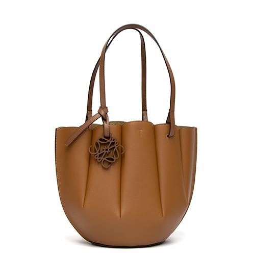 【ハッピープライス】ロエベ LOEWE トートバッグ タン SHELL TOTE BAG SMALL シェルトートバッグスモール A657T33X02 2530 TAN :211384:ブランドショップGRANDE TOKYO - 通販 - Yahoo!ショッピング 【ハッピープライス】ロエベ LOEWE トートバッグ タン SHELL TOTE BAG SMALL シェルトートバッグスモール A657T33X02 2530 TAN :211384:ブランドショップGRANDE TOKYO - 通販 - Yahoo!ショッピング