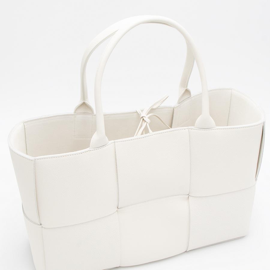 BOTTEGA VENETA ボッテガヴェネタ トートバッグ ホワイト MEDIUM BOTTEGA VENETA ボッテガヴェネタ トートバッグ ホワイト MEDIUM