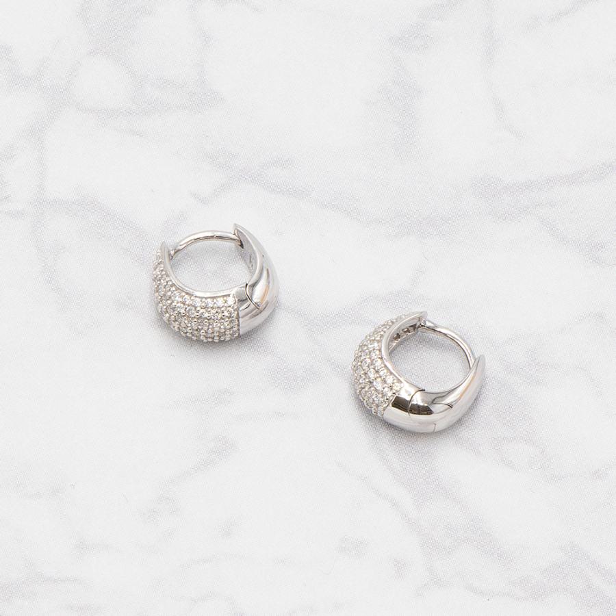 TOM WOOD トムウッド ピアス シルバー アイスハギーズパヴェ Ice TOM WOOD トムウッド ピアス シルバー アイスハギーズパヴェ Ice