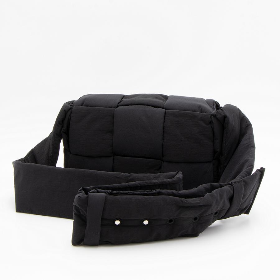 BOTTEGA VENETA（ボッテガ・ヴェネタ） ショルダーバッグ スモールパ