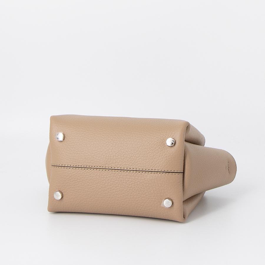 TOD'S（トッズ） トートバッグ(2WAY仕様) マイクロ Tタイムレス