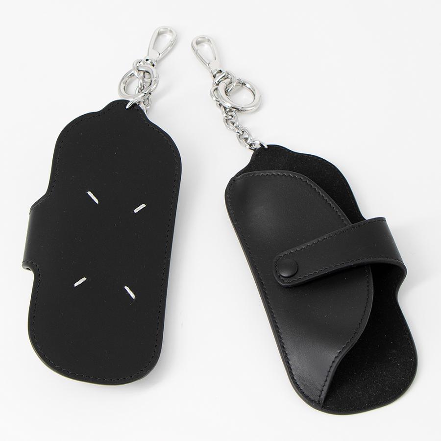 MaisonMargielaブラック 半月型 ケース 新品未使用 Maison Margiela（メゾンマルジェラ） サングラスケースチャーム 眼鏡