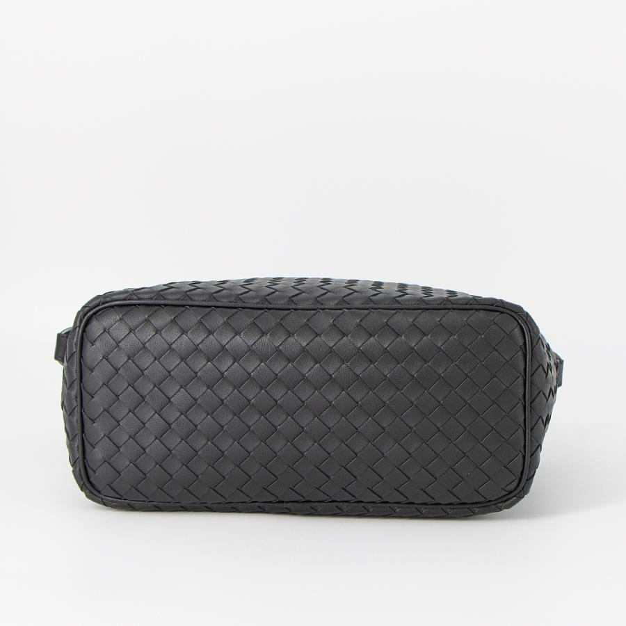 BOTTEGA VENETA（ボッテガ・ヴェネタ） イントレチャート ショルダー
