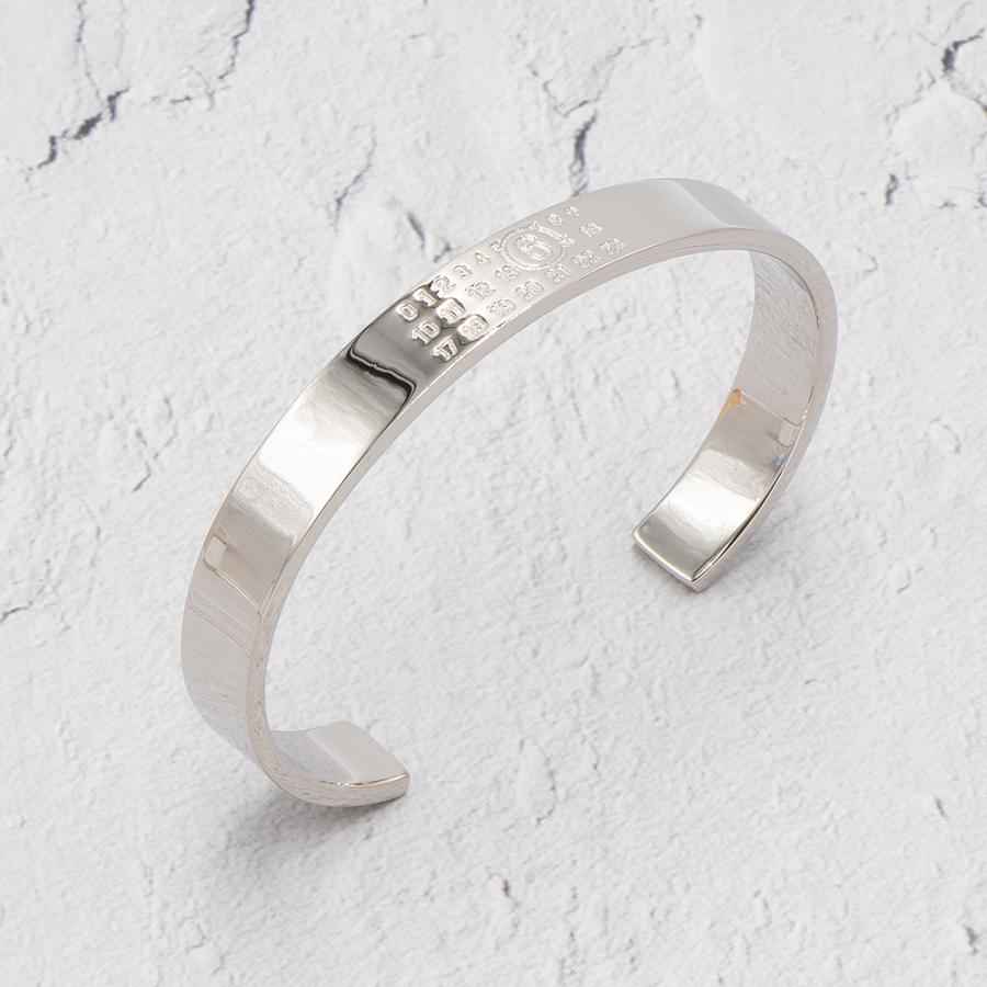 メゾンマルジェラ Maison Margiela カフブレスレット ツヤあり メゾンマルジェラ Maison Margiela カフブレスレット ツヤあり