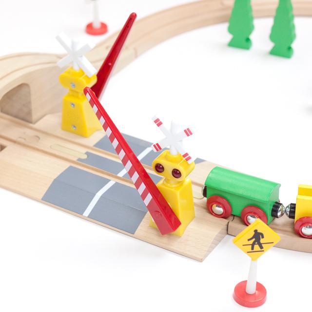 BRIO まとめ売り 木製玩具 知育玩具 木製レール 送料無料 木製レール 基本の8の字コースと音踏切セット ブリオ brio