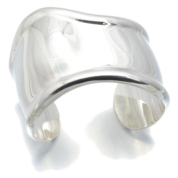 ティファニー ボーンカフ バングルメタリック シルバー右腕