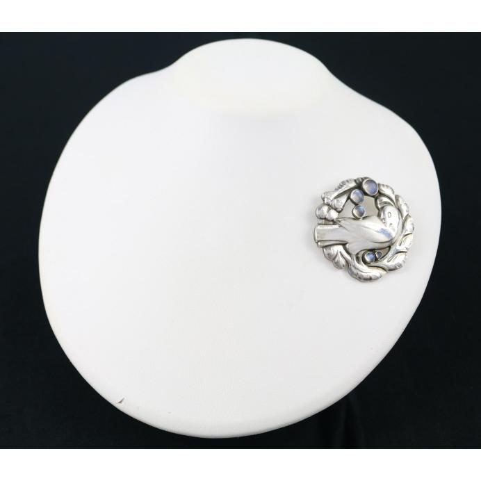 Georg Jensen（ジョージ ジェンセン） ブローチ ムーンストーン ダヴ