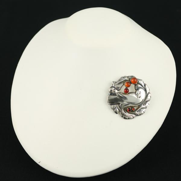 Georg Jensen（ジョージ ジェンセン） ブローチ カーネリアン 123 トリ