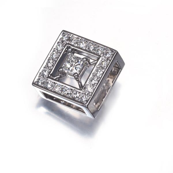 TASAKI（タサキ） ペンダントトップ ダイヤ ダイヤモンド 0.26ct/0.31 