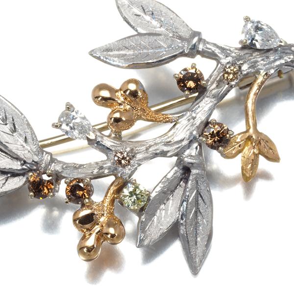 カッツァニーガ ブローチ ダイヤ ダイヤモンド スリーカラー リーフ 艶消し 彫金 K18YG/WG/PG BLJ 大幅値下げ品 |  | 03