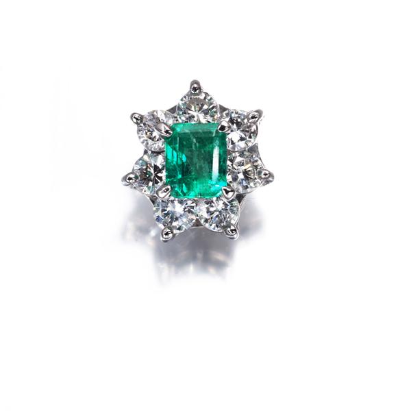 エメラルド 0.40ct ダイヤ ダイヤモンド 0.50ct クラシック フラワー ブローチ Pt900 GENJ