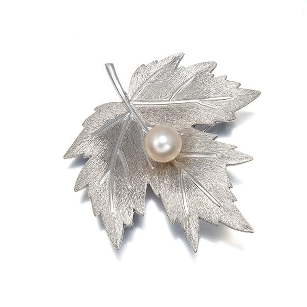極美品 ミキモト MIKIMOTO パール ブローチ リーフ シルバー 5珠 MIKIMOTO（ミキモト） ブローチ パール 真珠 6.6mm リーフ シルバー