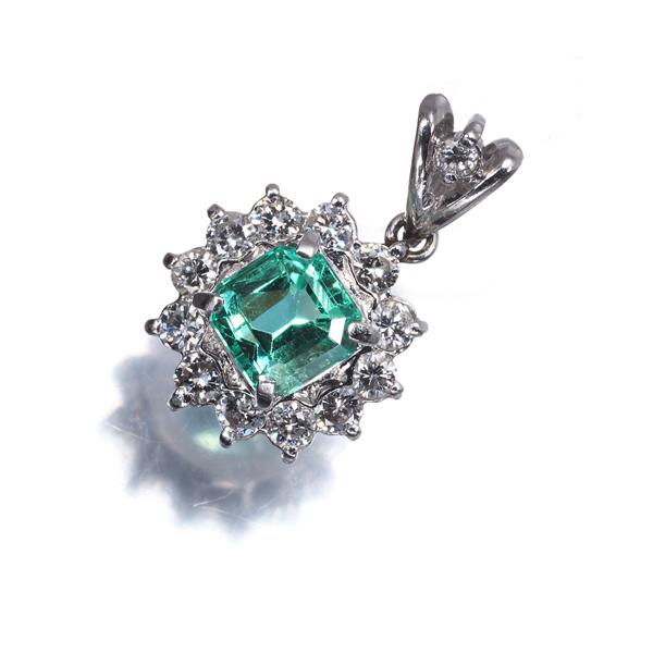 エメラルド 0.83ct ダイヤ ダイヤモンド 0.39ct フラワー ペンダントトップ Pt900 ソーティングGENJ |  | 05