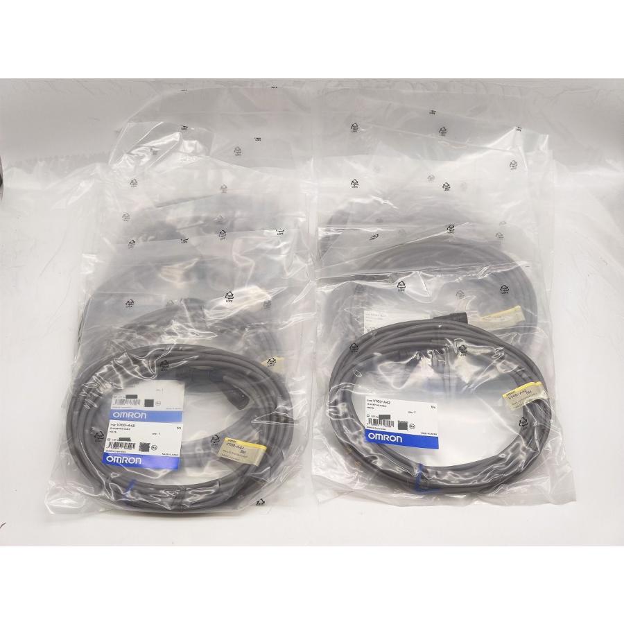 【OMRON】V700-A43 ケーブル 10m 12V新品未使用 OMRON】V700-A43 ケーブル 10m 12V新品未使用