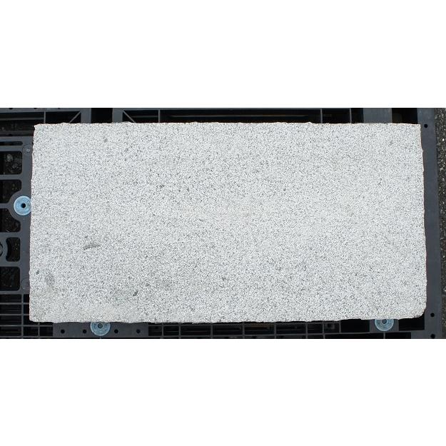 NITTO SEKKO 敷石 グレー御影 表面ビシャン ベトナム産 600×300×50mm 1