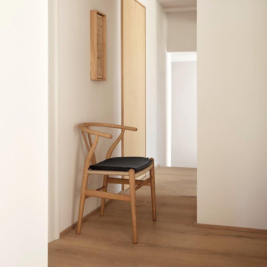 CH24 (Yチェア) 専用レザーシートクッション CARL HANSEN \u0026 SON｜カール・ハンセン＆サン / 北欧ファブリックアイテムの画像