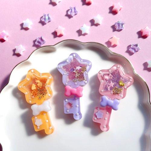 蓄光星たっぷり水色スターシェイカーキーホルダー　レジン　シャカシャカ　キラキラ 蓄光星たっぷり水色スターシェイカーキーホルダー レジン シャカシャカ