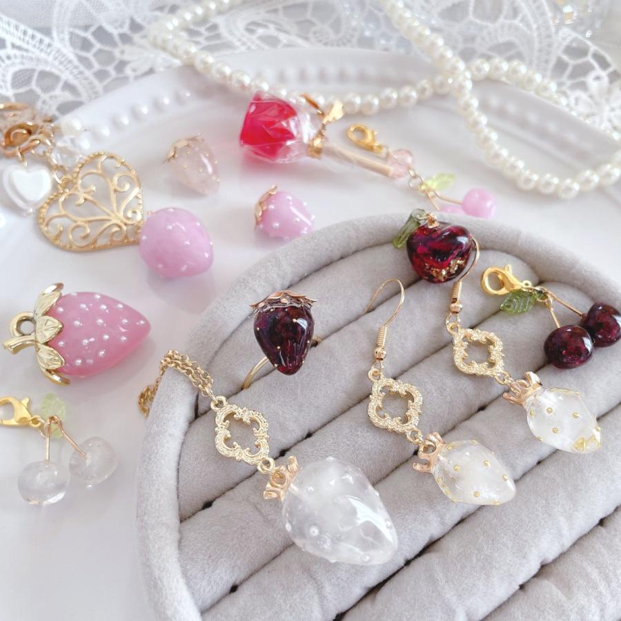 キャップ 2個 いちごのヘタ 大 13×23mm きれいめゴールド プラスチック