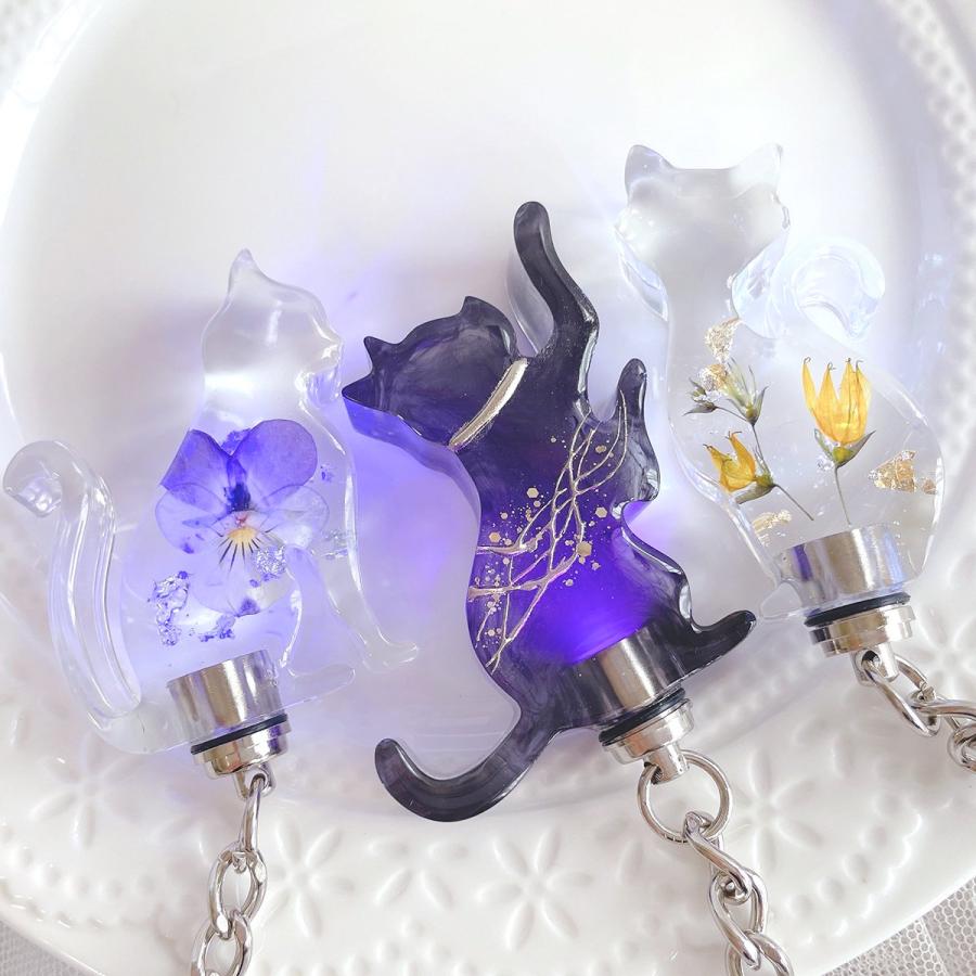 シリコン型・モールド LEDヒートンをつけられる♪健気に働く4匹の猫