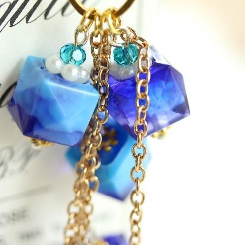 シリコン型 12mm ビーズが作れるモールド カットキューブ Uvレジン ビーズ 四角 成型 多面 D 5541 G 隠れ工房 Greenocean 通販 Yahoo ショッピング