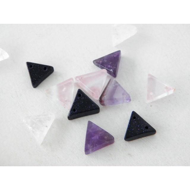 ジオメトリックモチーフが可愛い天然石 三角型ホール有り アメジスト