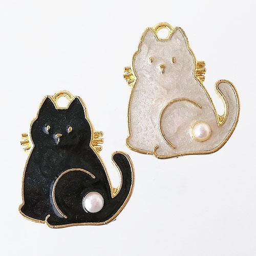 ネコ モノトーン パール チャーム ブラック ホワイト 2個 猫 エポ 金属