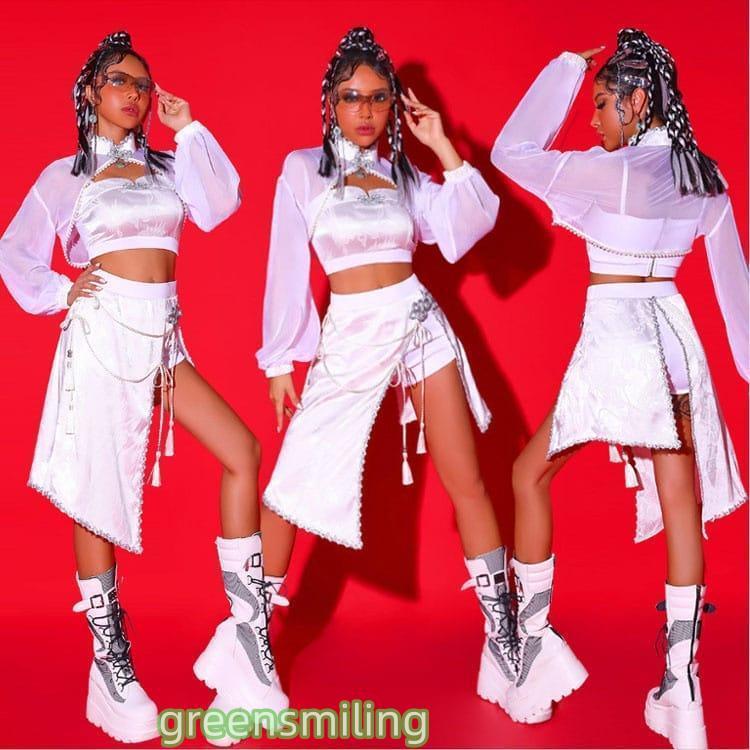 【新品sale】ホワイトシルバー ビーズ装飾 ベリーダンスセットアップ 新品sale】ホワイトシルバー ビーズ装飾 ベリーダンス