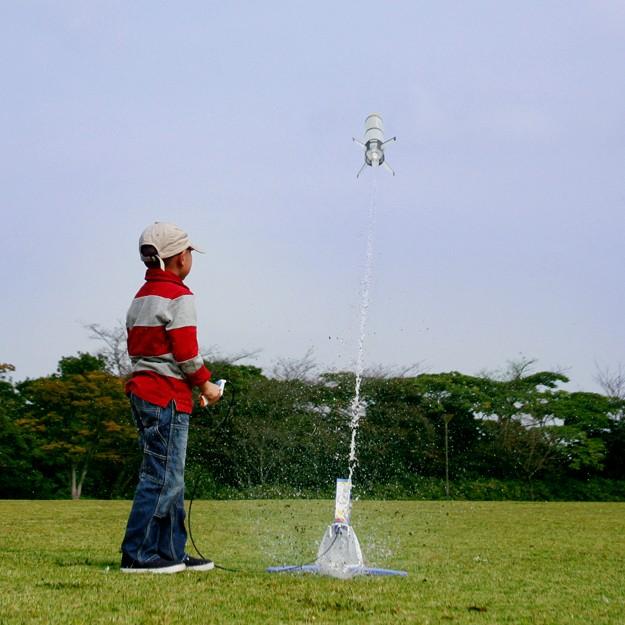 ペットボトルロケット 製作キットii 発射台 00 夏休み 工作 自由研究 タカギ Takagi 00 Green Tools Yahoo 店 通販 Yahoo ショッピング