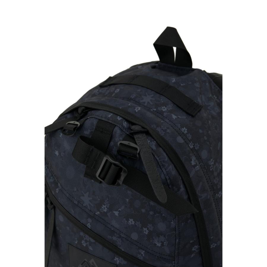 【ポイントアップ｜5/21〜25】【公式】優良配送  NEW グレゴリー デイパック DAY PACK デイパック(リュック) ワイルドフラワー BK/Wの画像