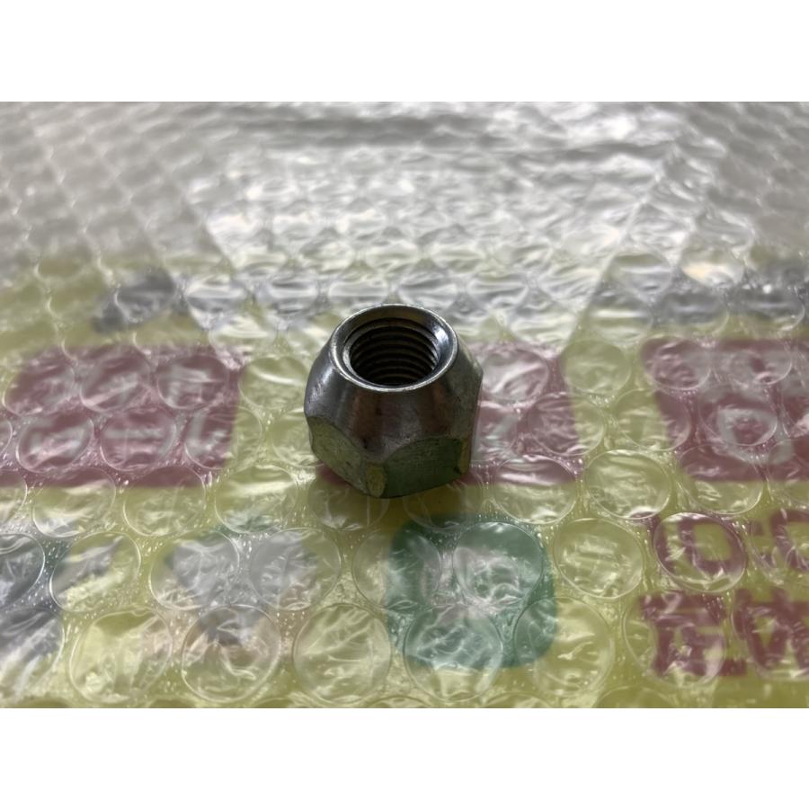 1個 トヨタ ハイエース 純正 貫通ナット 鉄ホイール用 スチール