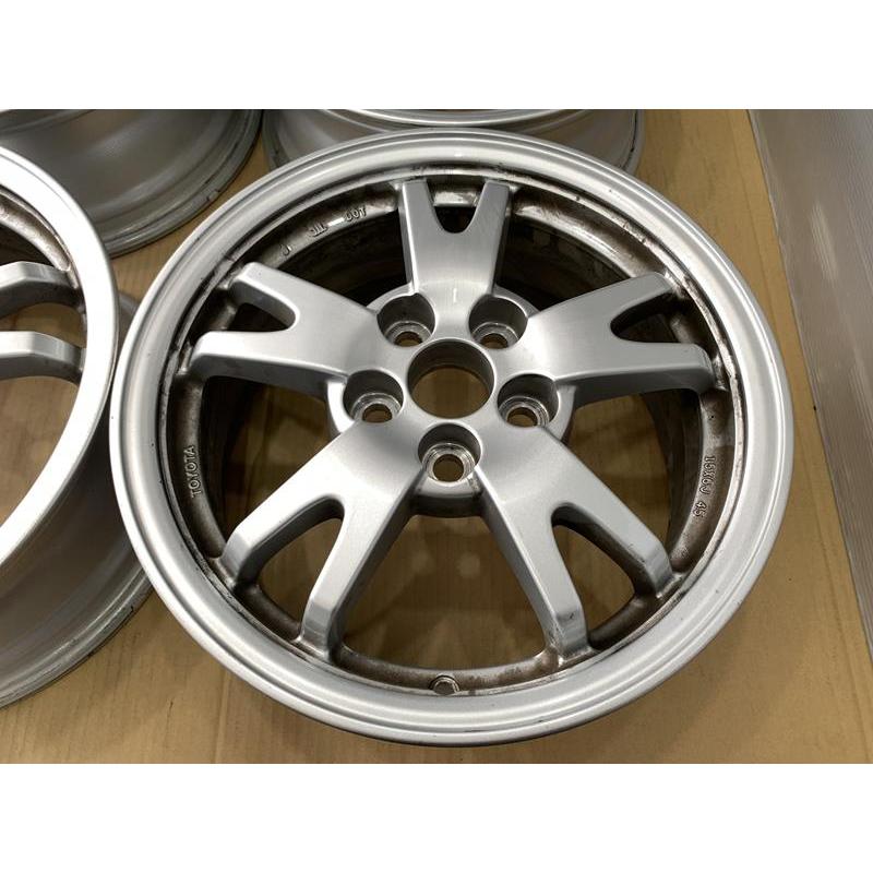トヨタ 前期 30プリウス 純正アルミ 15 6j +45 シルバー 銀 5穴 トヨタ 前期 30プリウス 純正アルミ 15 6j +45 シルバー 銀 5穴