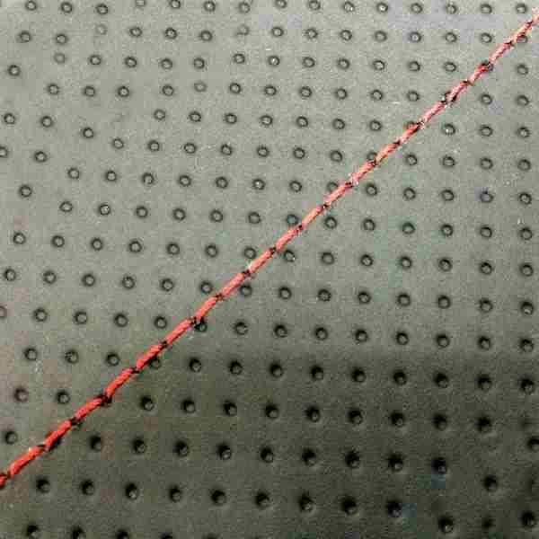 グロンドマン 国産シートカバー クロスカブ(JA10/CC110) エンボス黒/赤ステッチ 被せ