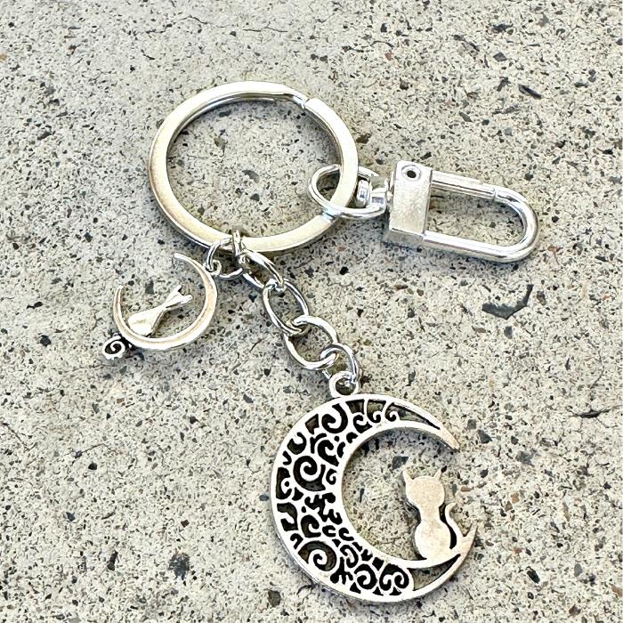 猫 ネコ 三日月 MOON 月 キーホルダー 雑貨 アイテム 鍵 シルエット