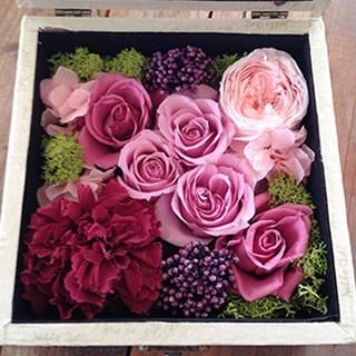 プリザーブドフラワー 母の日 花 ギフト プレゼント 母の日ギフト 誕生日プレゼント おしゃれ 結婚記念日 両親 妻 電報 結婚式 祝電 送料無料 Antique Box F 1 Ground 通販 Yahoo ショッピング
