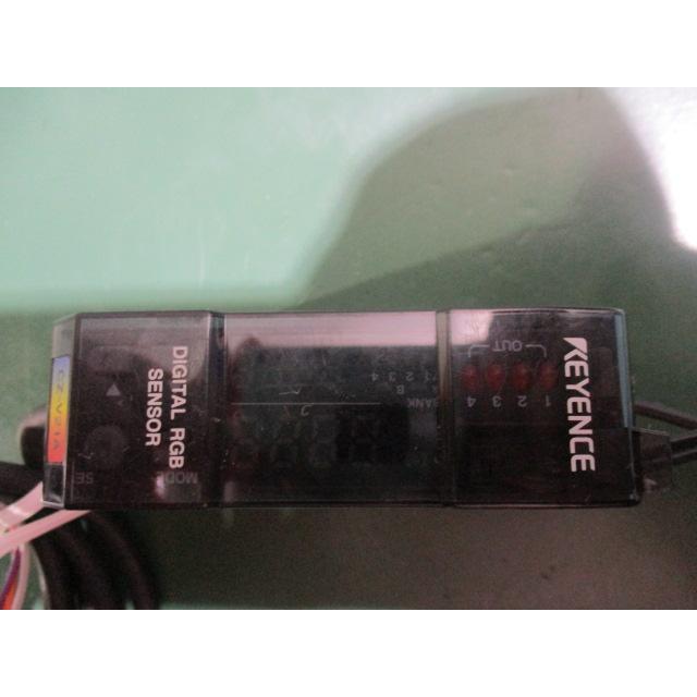 中古 KEYENCE CZ-V21A ディジタルカラーセンサ アンプ 中古 KEYENCE CZ-V21A ディジタルカラーセンサ アンプ