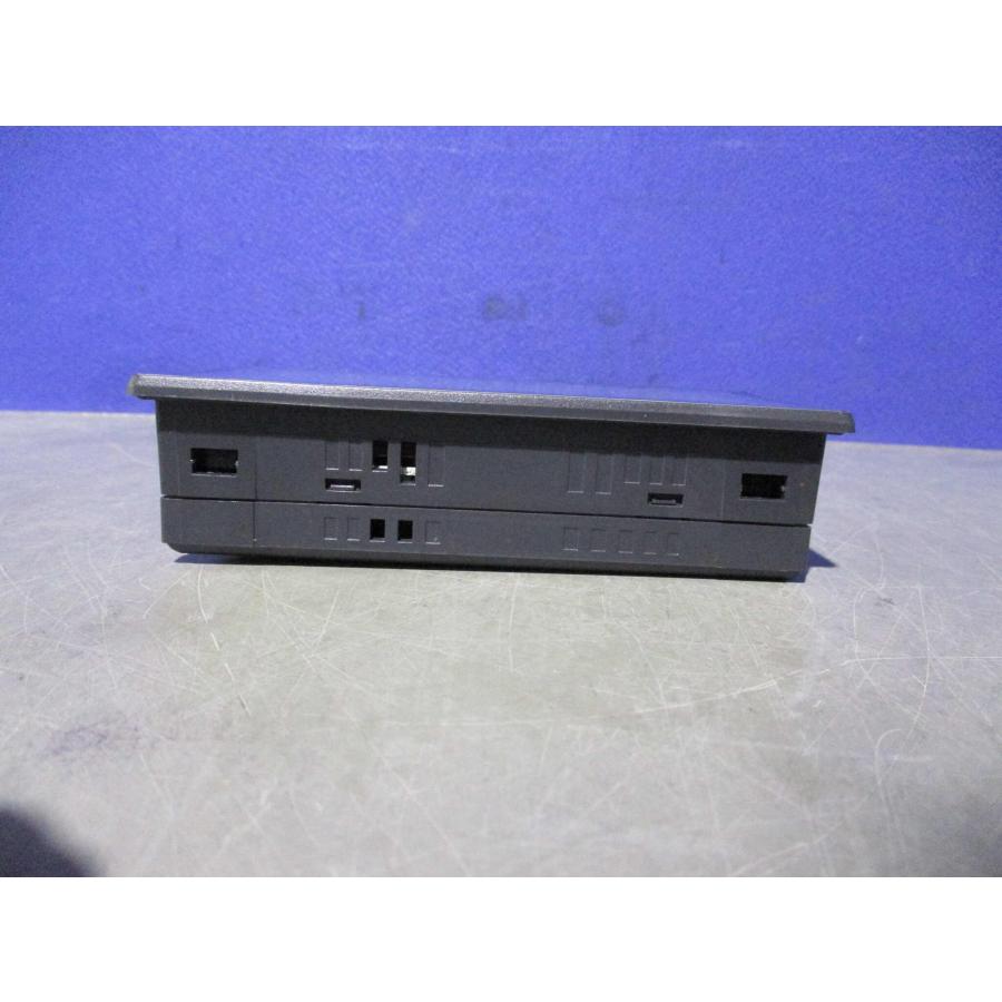 中古 KEYENCE VT3-W4T タッチパネル 通電OK(DARR60525C057