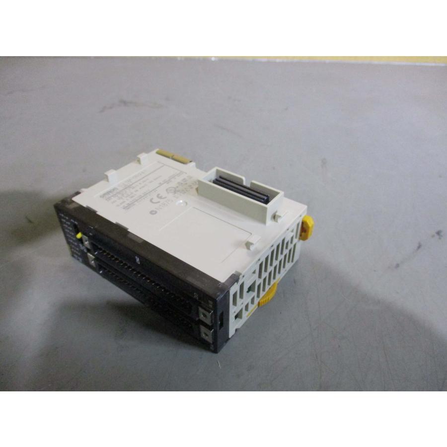 新古 OMRON CJ1W-OD261 PLC OUTPUT UNIT 24VDC(EATR60709C044