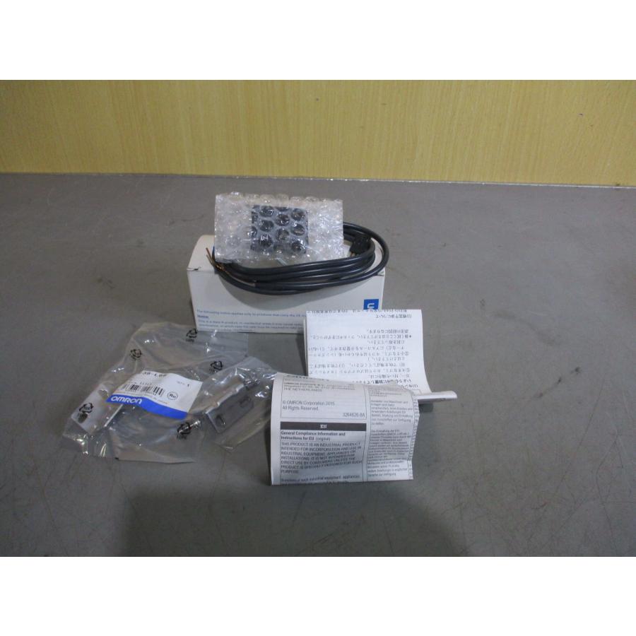 新古 OMRON Z4D-F04A ローコスト短距離変位センサ Z4D-F 新古 OMRON Z4D-F04A ローコスト短距離変位センサ Z4D-F