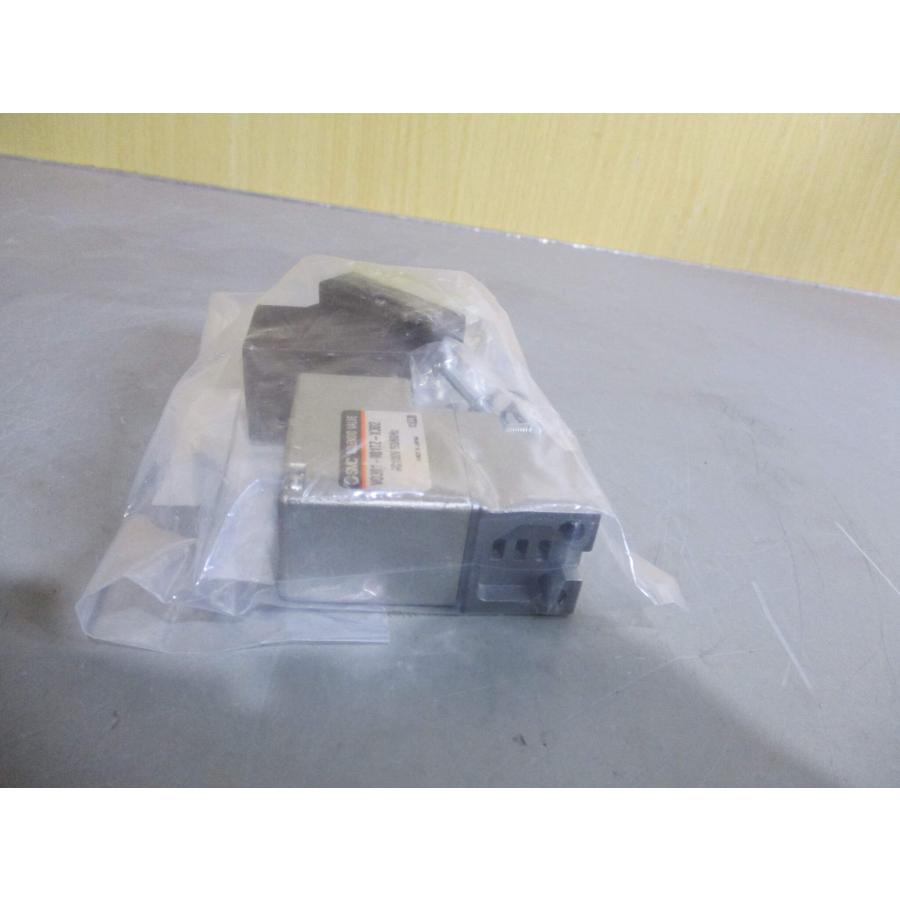 新古 SMC VO301-001TZ-X302 バルブ付シリンダ用電磁弁 (EBMR61026E072
