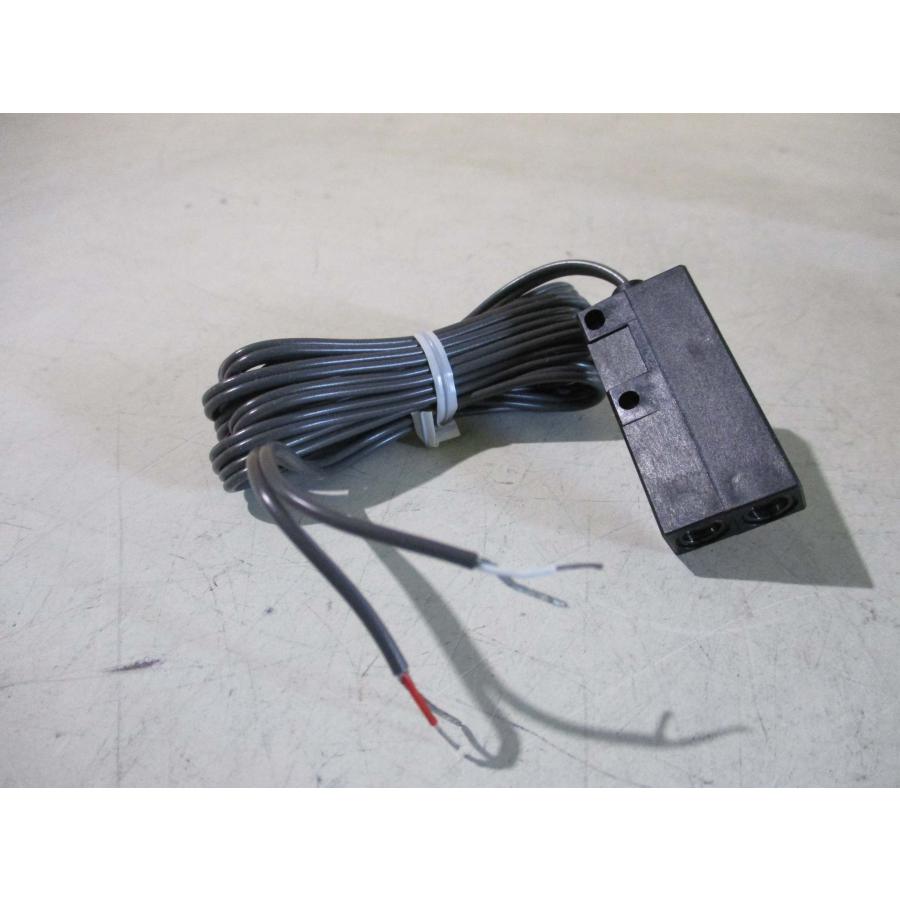 【OMRON】V700-A43 ケーブル 10m 12V新品未使用 OMRON】V700-A43 ケーブル 10m 12V新品未使用 FA機器ドットコム