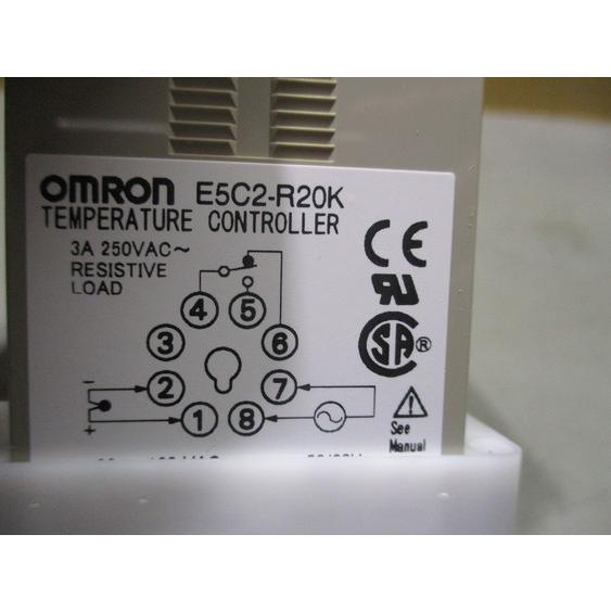 新古 Omron E5C2-R20K 電子温度調節器 (FAXR61125B118