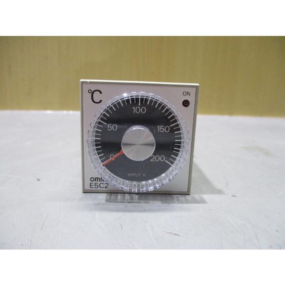 新古 Omron E5C2-R20K 電子温度調節器 (FAXR61125B118