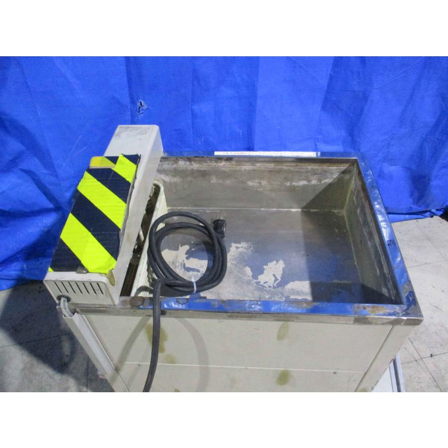 中古トーマス科学 卓上型低温恒温水槽 T-22/T-22L 送料別 